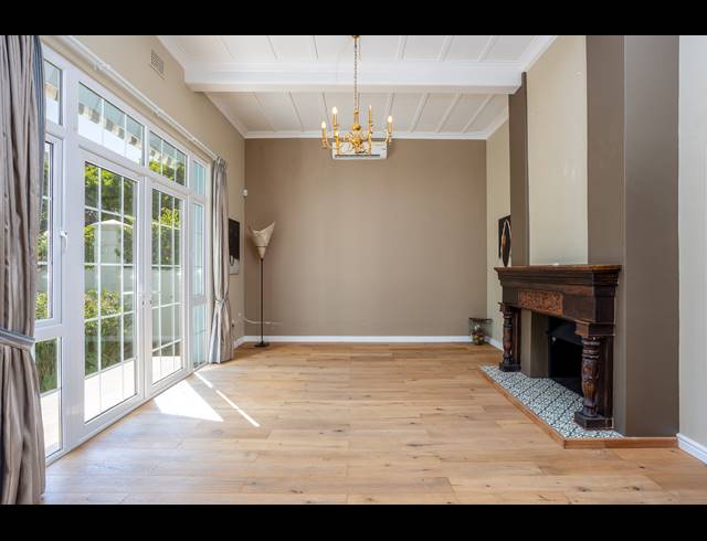 3 BEDROOM HOUSE RENTED IN SEA POINT